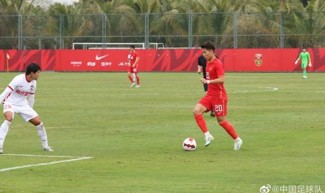 惊喜？国足2新人挑战首发角色 林良铭展现爆破火力