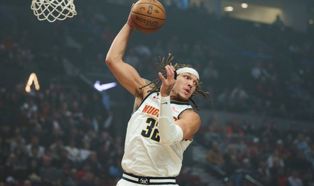 PG模拟器-掘金背靠背客战雄鹿 戈登大概率出战 穆雷&amp;沃特森&amp;瓦兰出战成疑