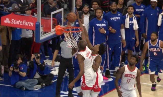 PG电子平台网站-比赛的一部分！回顾杜兰特经历过的漏判：勇不出界成名梗